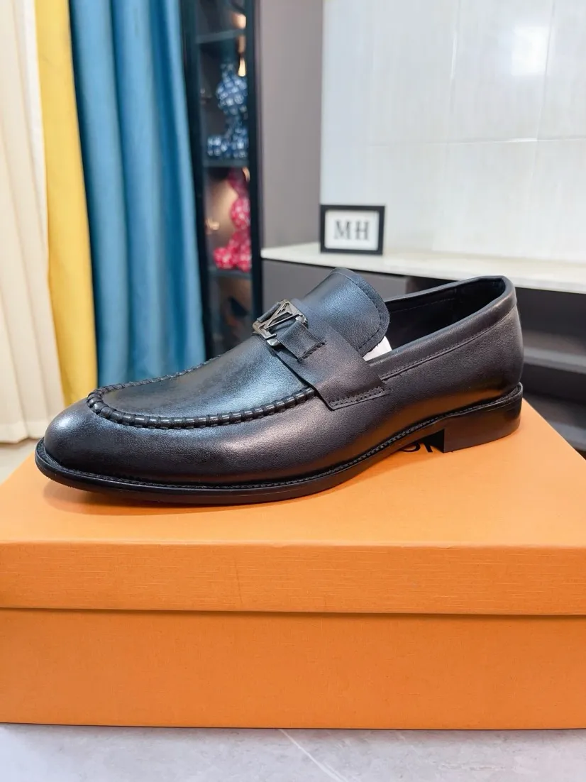 Men's Men's Shoes 💰458🌹🌹Niuli [LV] Louis Vuitton's new open-edge pigskin shoes are the most popular classic. Synchronized with the official website, the upper adopts Italian imported upper embossing➕comfortable cowhide lining, fashionable atmosphere, unique brand and unique craftsmanship. Highlighting the hot style of the new year. Stop hesitating, stop wandering, get it now. Code number: 38--44